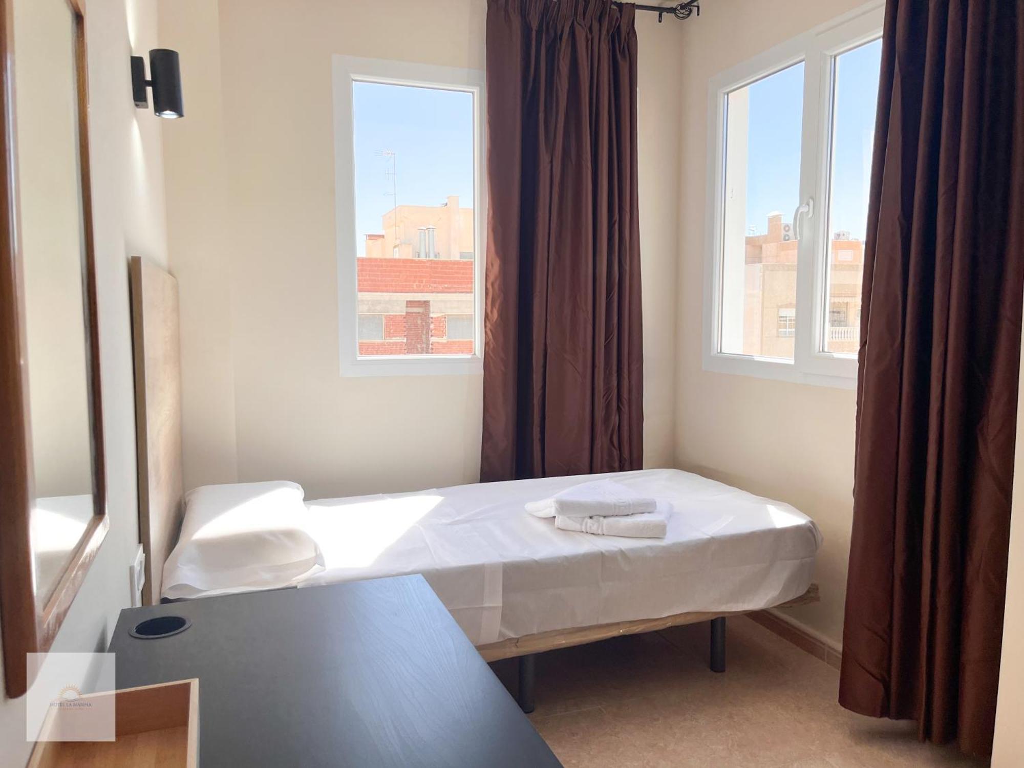 Hotel La Marina Elche ลามารีนา ภายนอก รูปภาพ