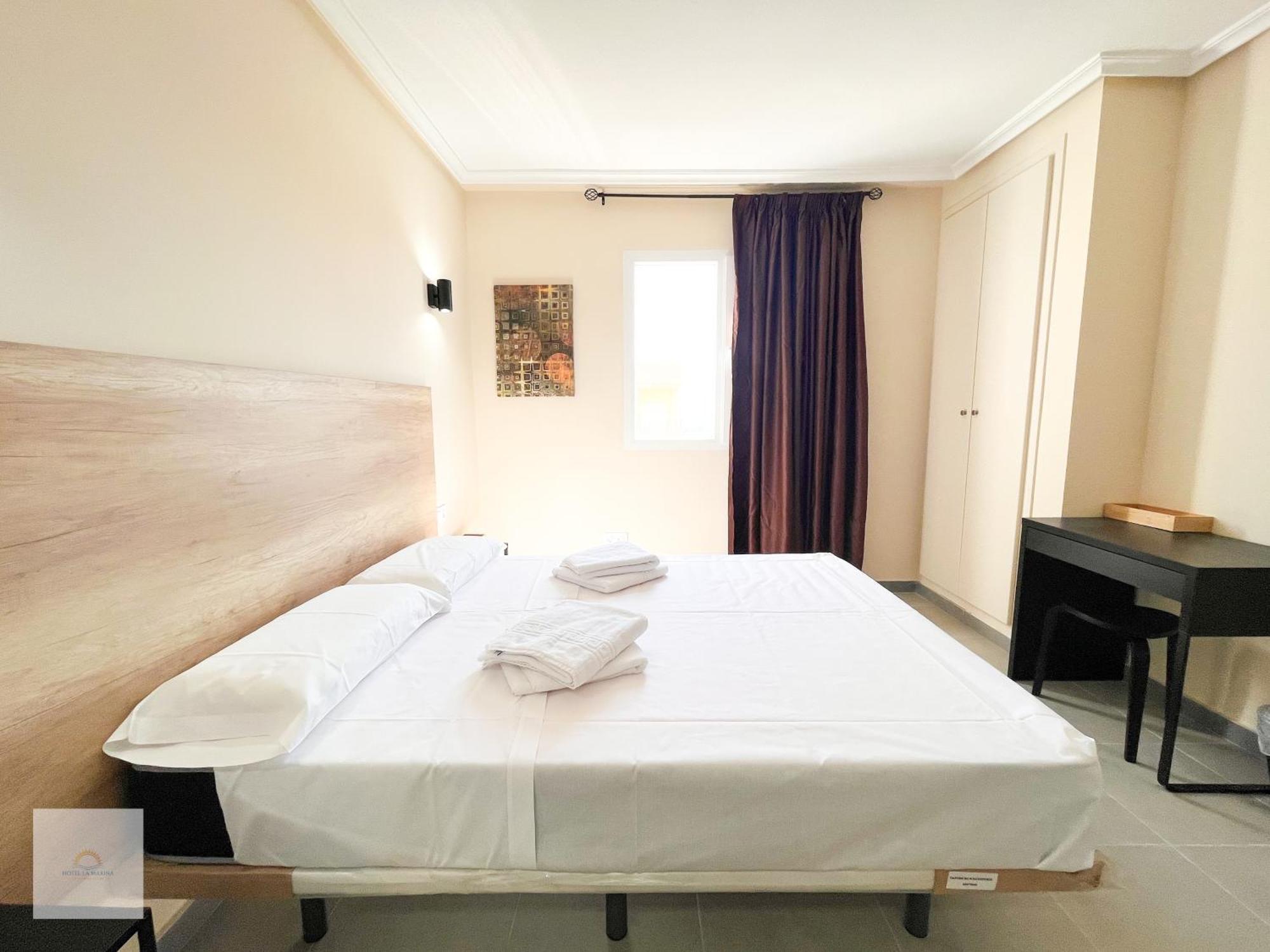 Hotel La Marina Elche ลามารีนา ภายนอก รูปภาพ