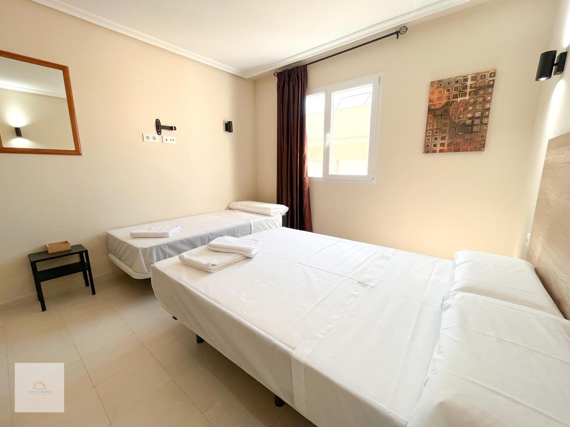 Hotel La Marina Elche ลามารีนา ภายนอก รูปภาพ