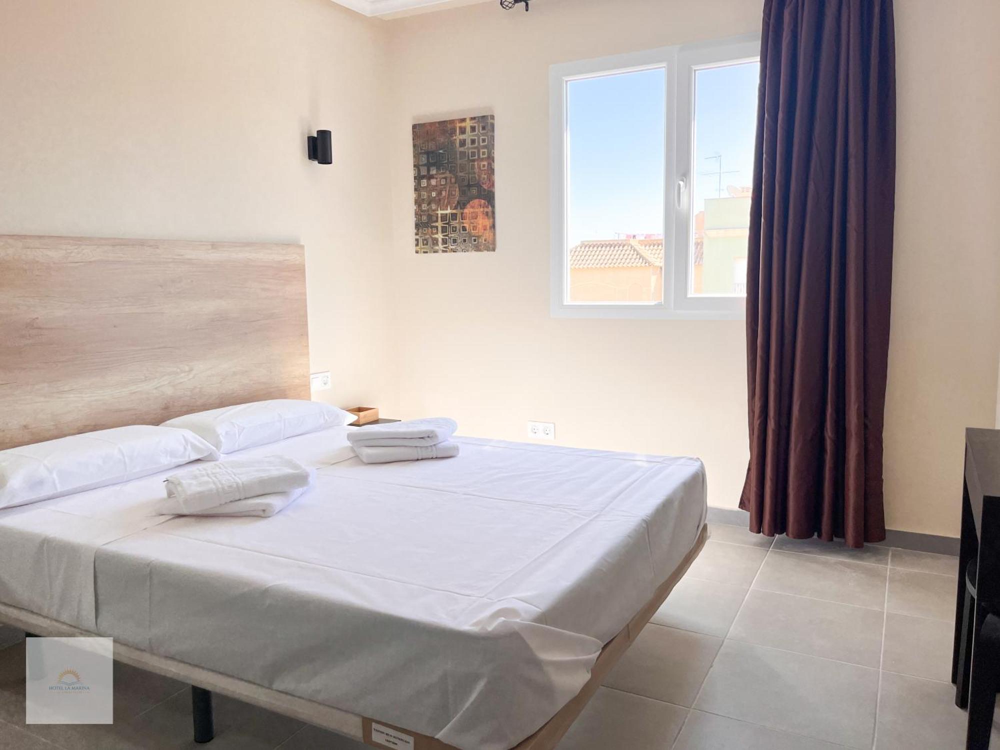 Hotel La Marina Elche ลามารีนา ภายนอก รูปภาพ