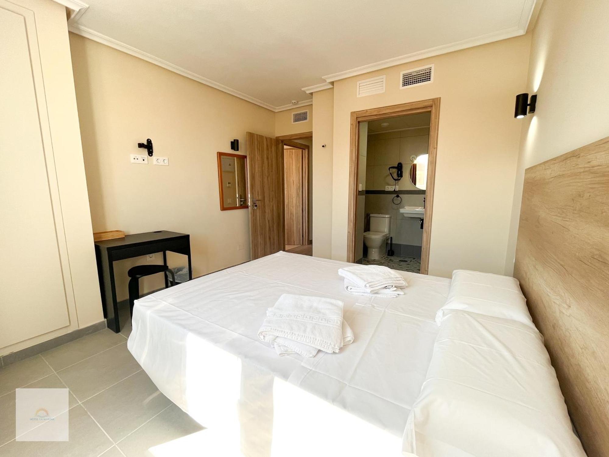 Hotel La Marina Elche ลามารีนา ภายนอก รูปภาพ